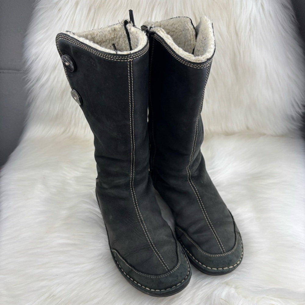 TEVA TALL WINTER BOOTS SIZE 6 WOMANS